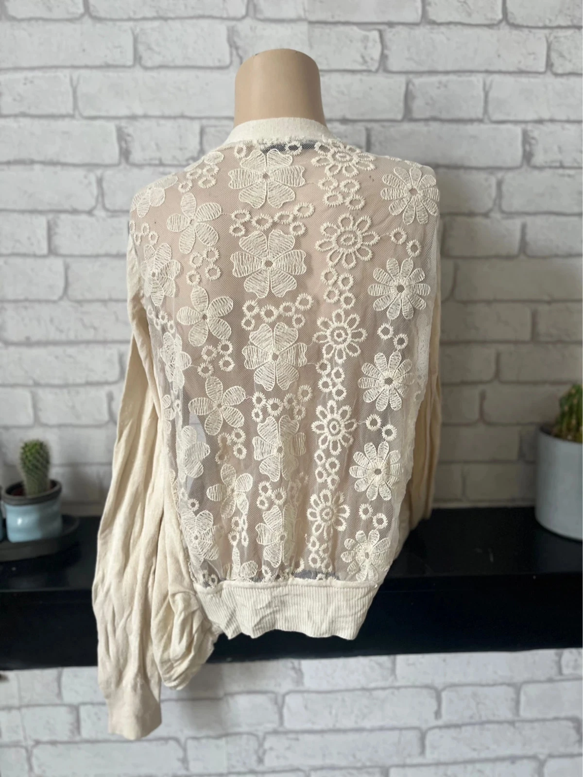 Chaleco cardigan para mujer LIU LI – Beige/Écru – Talla 36/38 – Detalles de encaje floral – Bohème Chic – photo 3